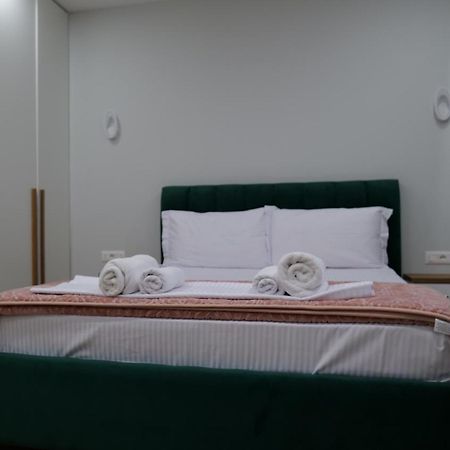 Kristi Apartments 01 ติรานา ภายนอก รูปภาพ